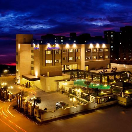 Golden Tulip Bhiwadi Otel Dış mekan fotoğraf